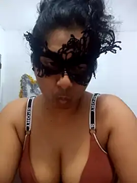 Snapshot of Expose_Queen chatting on 05/24/26, 06:13 Expose Queen online show from 05/24/26, 06:13