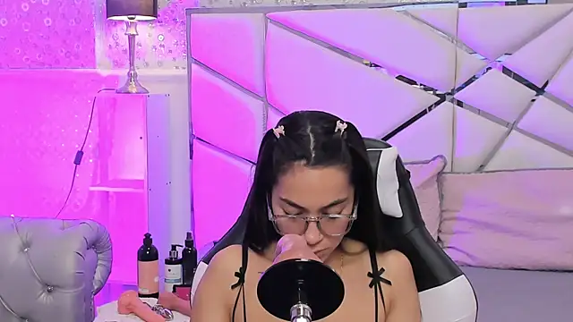 Snapshot of GabbiePrice chatting on 06/14/26, 12:30 GabbiePrice online show from 06/14/26, 12:30