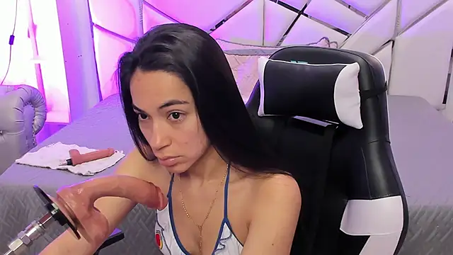 Snapshot of GabbiePrice chatting on 06/19/26, 11:03 GabbiePrice online show from 06/19/26, 11:03