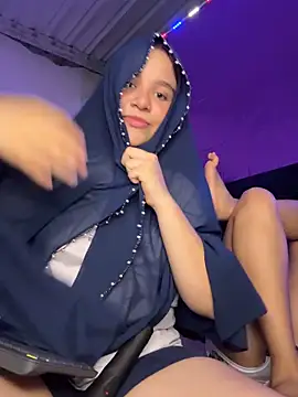 Snapshot of Luna_and_Celeste chatting on 10/15/25, 10:32 Luna and Celeste online show from 10/15/25, 10:32