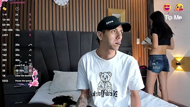 DerryAndIzzy online show from 10/27/25, 04:05