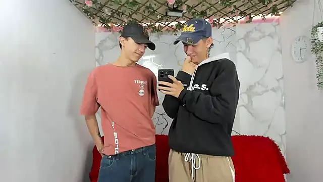 Snapshot of heyy_noah11 chatting on 06/02/26, 01:24 heyy noah11 online show from 06/02/26, 01:24