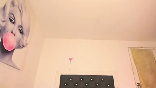 Snapshot of BiancaValentinna chatting on 12/03/25, 07:01 BiancaValentinna online show from 12/03/25, 07:01