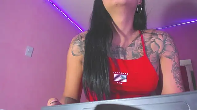 Snapshot of BiancaValentinna chatting on 06/02/26, 12:12 BiancaValentinna online show from 06/02/26, 12:12