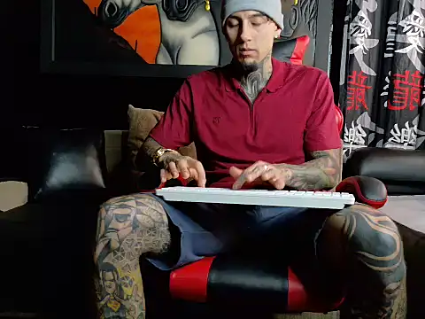 Molotov Explosive online show from 11/08/25, 07:56