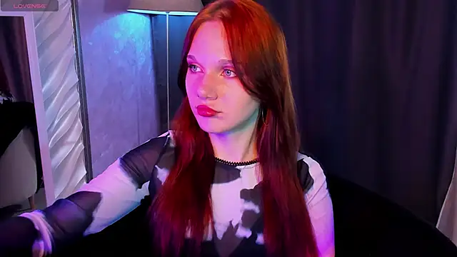 Snapshot of MargoViento chatting on 11/07/25, 09:15 MargoViento online show from 11/07/25, 09:15