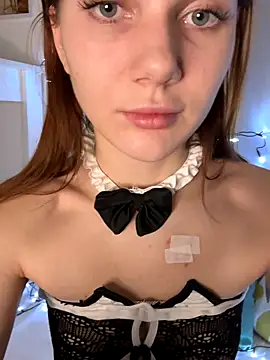 Snapshot of MargoViento chatting on 11/23/25, 02:22 MargoViento online show from 11/23/25, 02:22