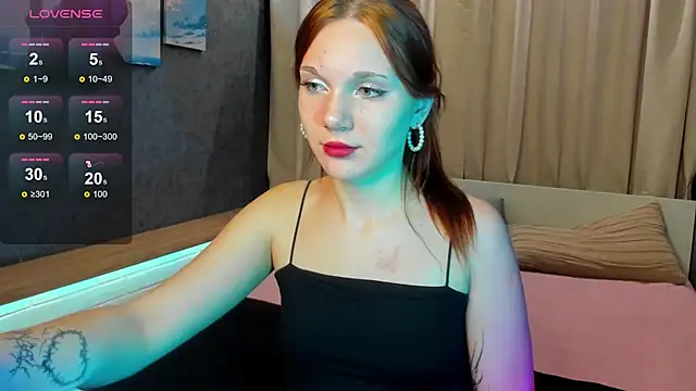 Snapshot of MargoViento chatting on 11/25/25, 08:53 MargoViento online show from 11/25/25, 08:53