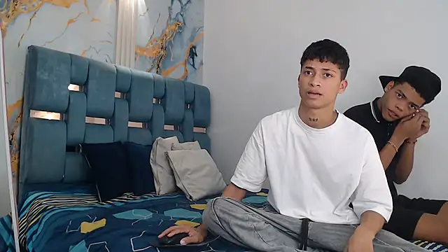 EMPIRE BOYS1 online show from 02/25/26, 07:34