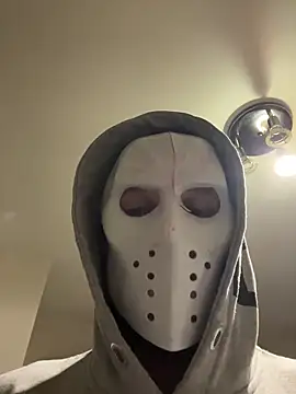 Snapshot of BullymayBi chatting on 11/22/25, 03:27 BullymayBi online show from 11/22/25, 03:27