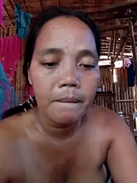 Snapshot of sweet_lara33 chatting on 11/10/25, 06:01 sweet lara33 online show from 11/10/25, 06:01