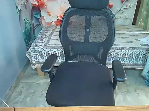 Snapshot of hii_tanisha chatting on 03/15/26, 05:13 hii tanisha online show from 03/15/26, 05:13