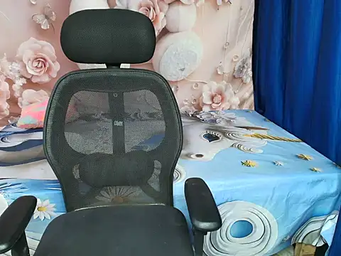 Snapshot of hii_tanisha chatting on 04/01/26, 03:53 hii tanisha online show from 04/01/26, 03:53