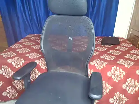 Snapshot of hii_tanisha chatting on 04/04/26, 05:38 hii tanisha online show from 04/04/26, 05:38