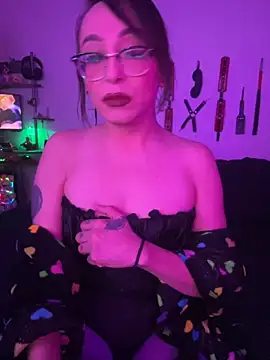 Snapshot of MiniMonroe chatting on 11/13/25, 08:35 MiniMonroe online show from 11/13/25, 08:35