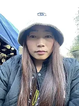 Maymay   online show from 11/30/25, 09:02