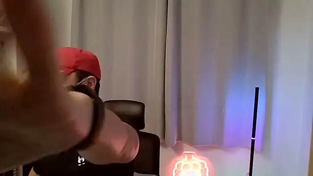 Snapshot of redcap1111 chatting on 11/10/25, 02:38 redcap1111 online show from 11/10/25, 02:38