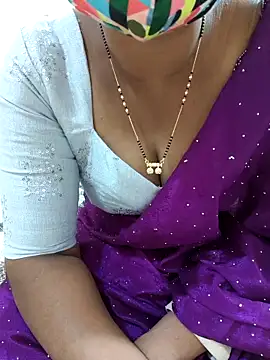 Snapshot of Best_Kannada_Couple chatting on 12/20/25, 05:53 Best Kannada Couple online show from 12/20/25, 05:53