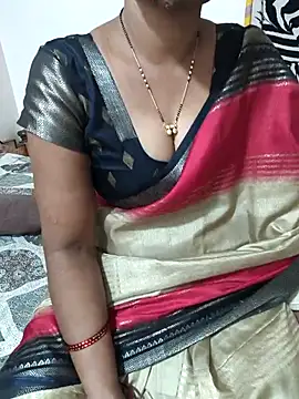 Snapshot of Best_Kannada_Couple chatting on 02/16/26, 05:42 Best Kannada Couple online show from 02/16/26, 05:42