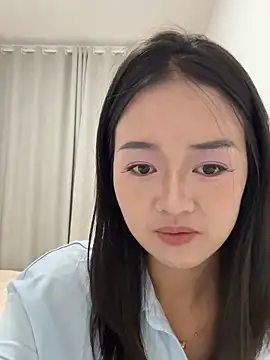 aiai jiang online show from 10/21/25, 12:17