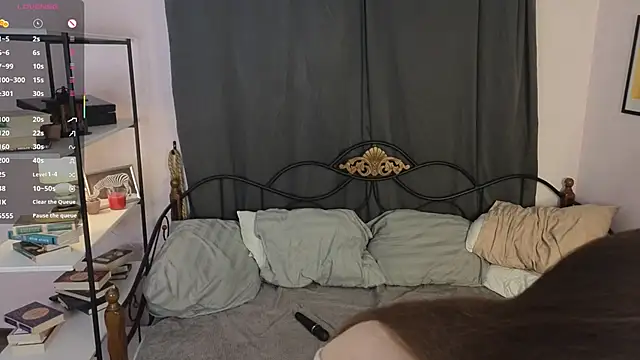 Ruth Going online show from 12/20/25, 12:07