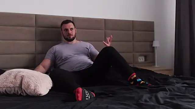 Snapshot of BriannSmith chatting on 04/01/26, 09:54 BriannSmith online show from 04/01/26, 09:54