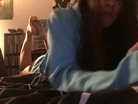 Feetwolf0 online show from 10/13/25, 06:02