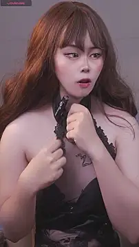 Snapshot of Lili_babii99 chatting on 10/15/25, 01:00 Lili babii99 online show from 10/15/25, 01:00