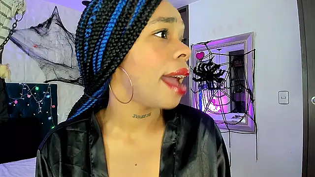 Snapshot of megan_black_dl chatting on 10/14/25, 12:50 megan black dl online show from 10/14/25, 12:50