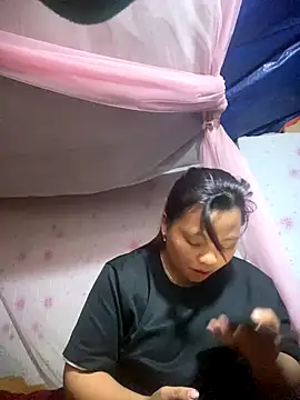 minyka online show from 10/19/25, 12:22