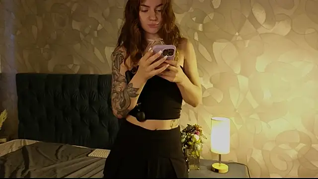 Domestic Bitch online show from 10/13/25, 09:37