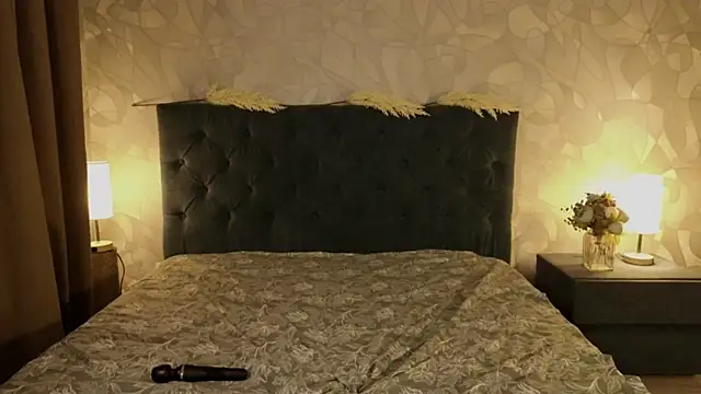 Domestic Bitch online show from 10/17/25, 11:07