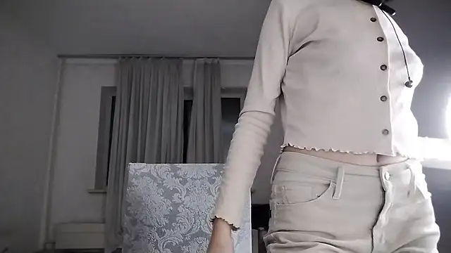 Snapshot of Lyndasilk chatting on 11/19/25, 03:12 Lyndasilk online show from 11/19/25, 03:12