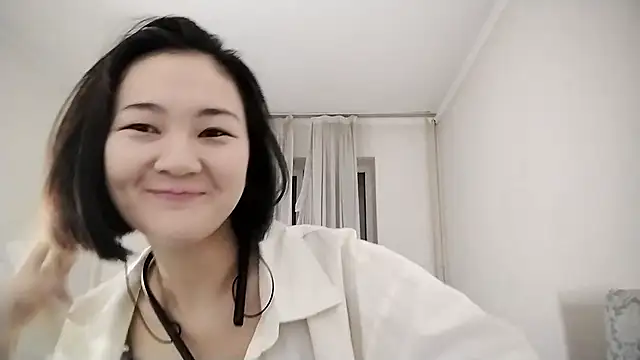 Snapshot of Lyndasilk chatting on 11/23/25, 03:23 Lyndasilk online show from 11/23/25, 03:23