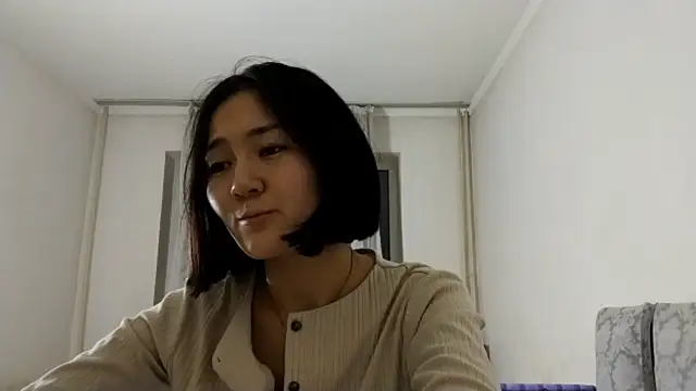 Snapshot of Lyndasilk chatting on 11/27/25, 03:36 Lyndasilk online show from 11/27/25, 03:36