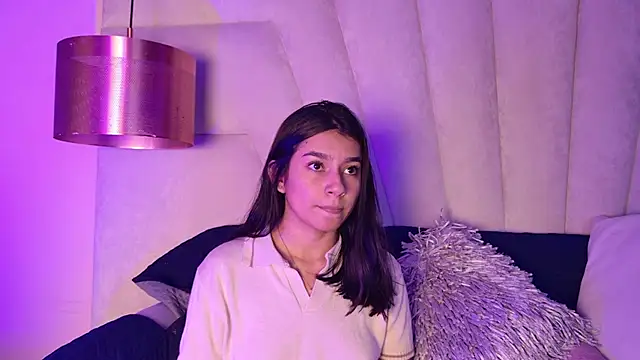 AlyssaRay online show from 11/17/25, 07:41