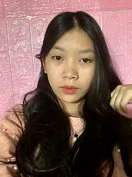 linh-lan1 online show from 10/14/25, 10:38