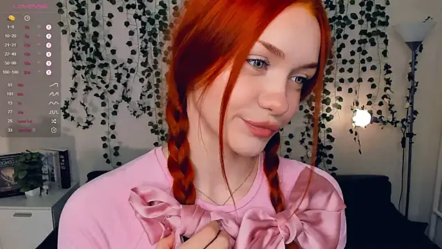 Snapshot of Foxy_blush chatting on 11/08/25, 07:12 Foxy blush online show from 11/08/25, 07:12