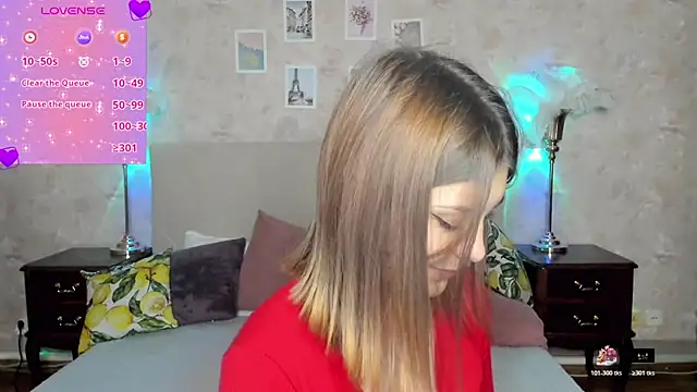 Snapshot of MargoChill chatting on 11/12/25, 02:28 MargoChill online show from 11/12/25, 02:28