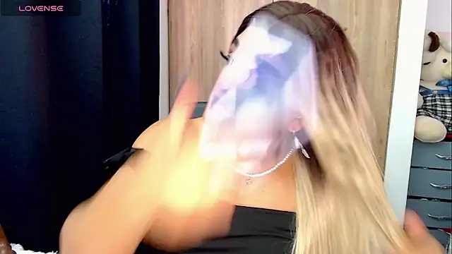 Sofiabigcock22 online show from 01/06/26, 06:11