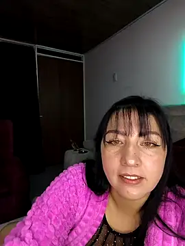 kitten25-hott online show from 10/17/25, 02:26