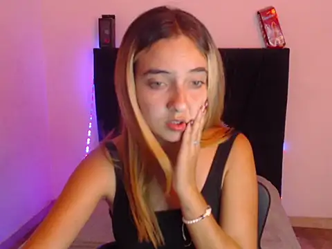 mandyy petite online show from 10/17/25, 02:37