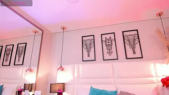 Ari lynn  online show from 11/06/25, 03:40