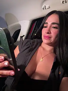 Snapshot of RoseSeductre chatting on 10/17/25, 11:18 RoseSeductre online show from 10/17/25, 11:18