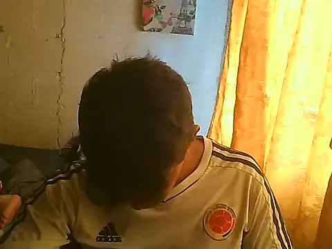 horny latin couple1 online show from 10/16/25, 01:56