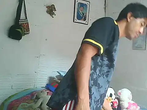 horny latin couple1 online show from 10/17/25, 02:19