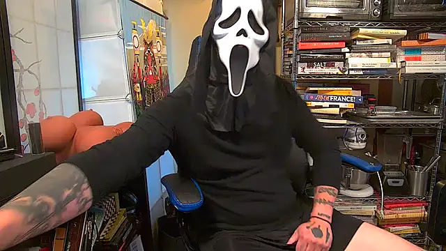 Snapshot of Uberstuff chatting on 10/12/25, 06:29 Uberstuff online show from 10/12/25, 06:29