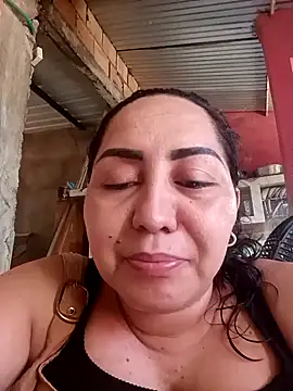 Snapshot of Extrellla chatting on 10/12/25, 06:18 Extrellla online show from 10/12/25, 06:18