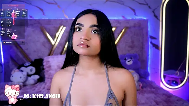 angie boo  online show from 10/21/25, 02:23