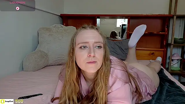 Snapshot of Pattyworld69 chatting on 04/17/26, 04:21 Pattyworld69 online show from 04/17/26, 04:21